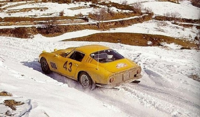 Un Ferrari en el Rallye de Montecarlo?