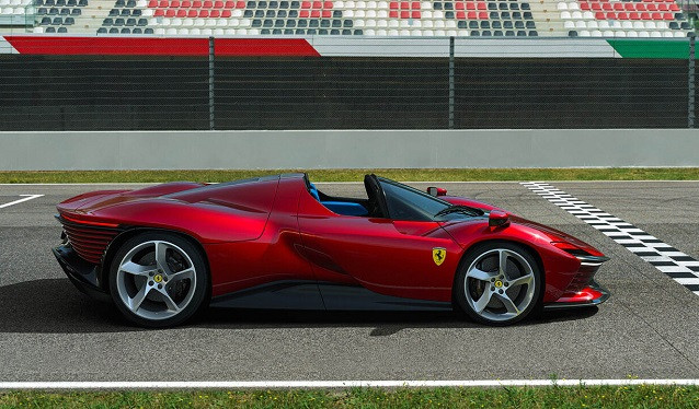 Ferrari presenta en Mugello el nuevo Daytona SP3