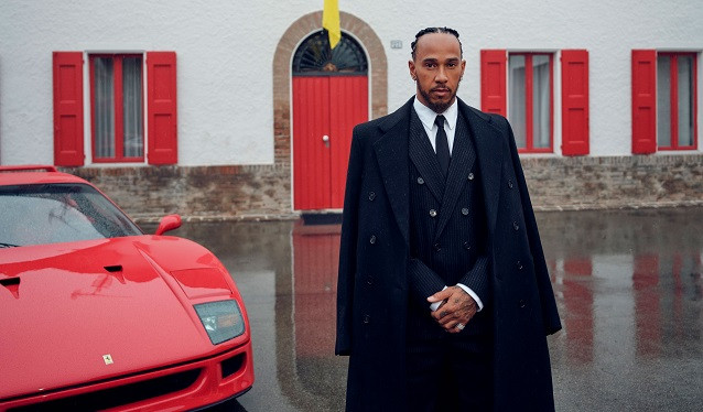 Lewis Hamilton vive su primera jornada en Maranello