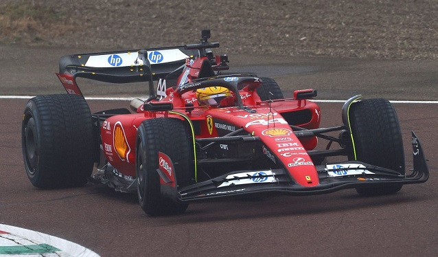 Hamilton completa sus primeros giros con Ferrari